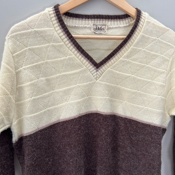 Vintage Preppy V-Neck Unisex Cream Wool Blend 80’s Diamond Knit Pullover - Picture 3 of 5